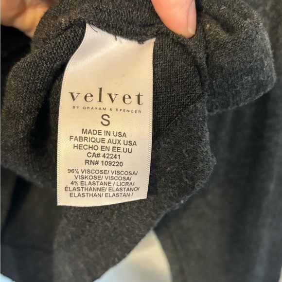 Velvet by Graham & Spencer- Karter Top- Grey Size S - Picture 6 of 7